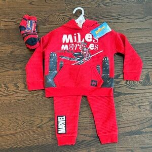 NWT Spider-Man Outfit Set with socks